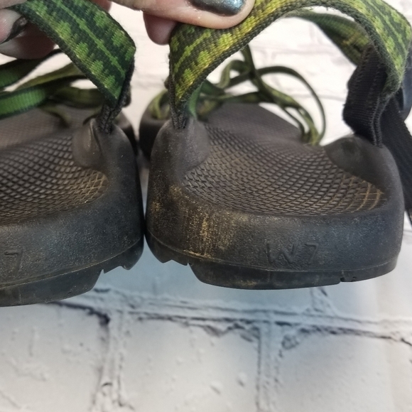 Chaco zx/2 green black toe loop sandals - Picture 9 of 9